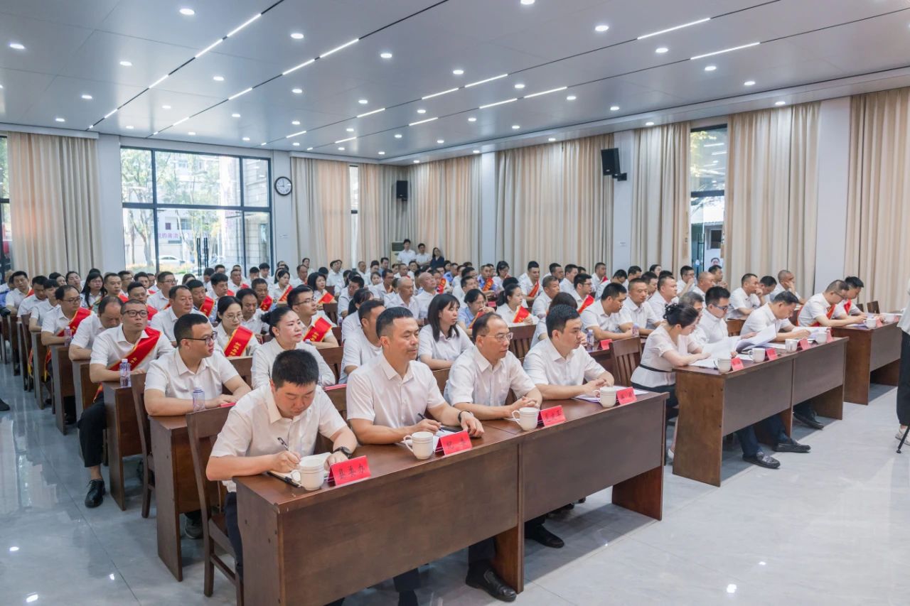喜報！易順建工集團(tuán)與總經(jīng)理李晉恒雙雙榮獲松溪縣“6·9”極端暴雨洪澇災(zāi)害防御優(yōu)秀表彰。